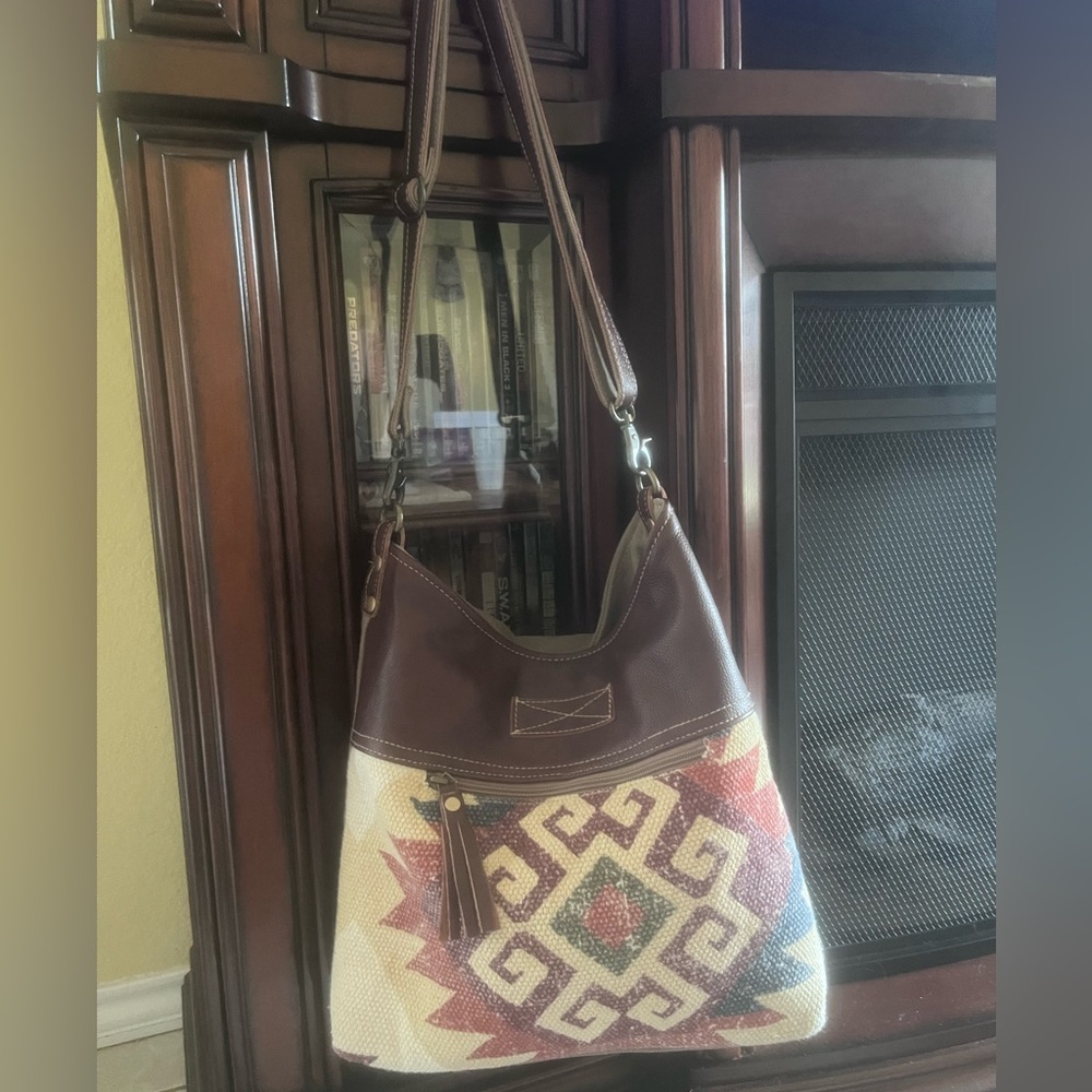 NWOT - MYRA Brown and Cream Patterned Women's Shoulder Bag